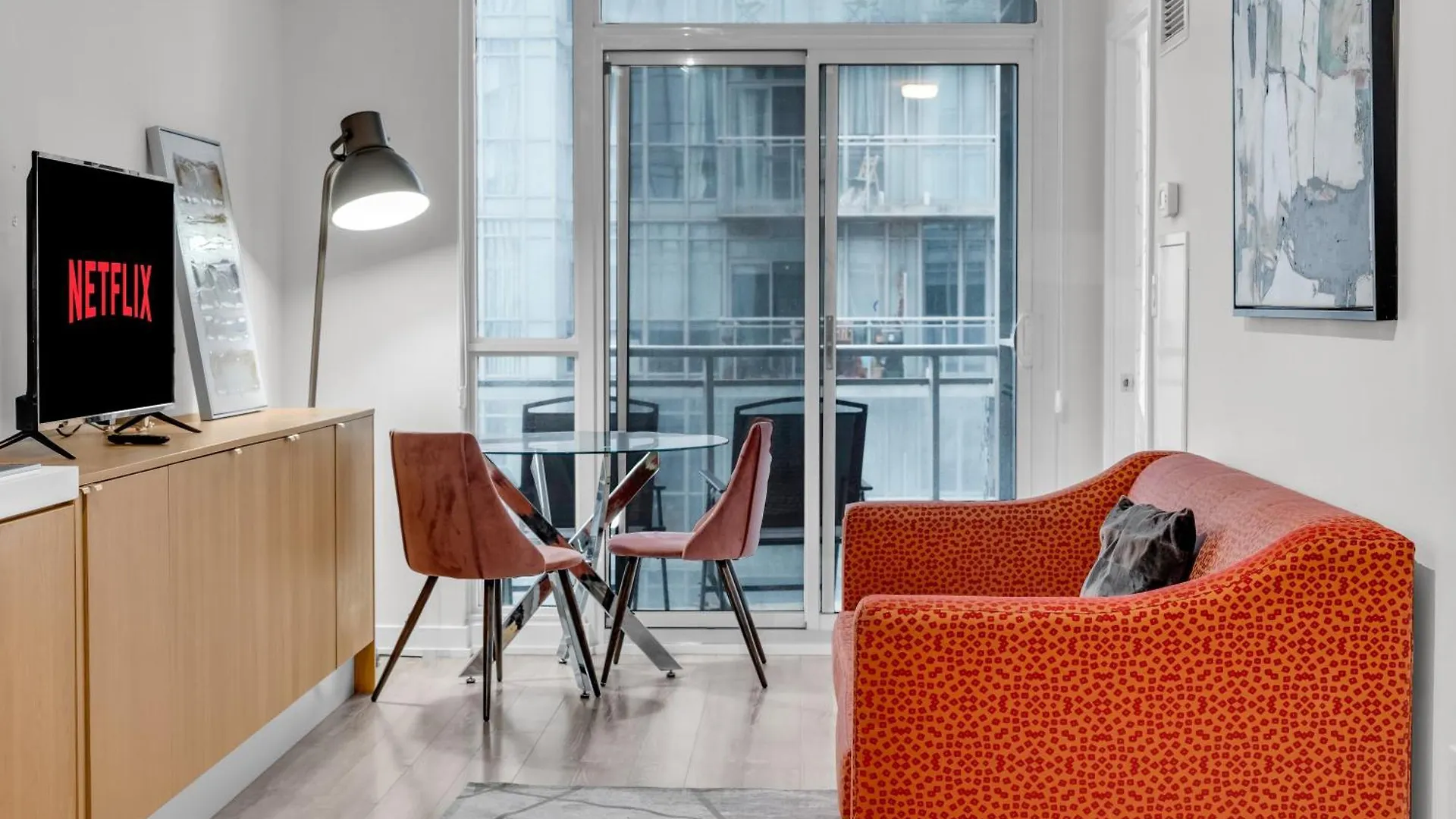 Spadina Modern Suites Toronto